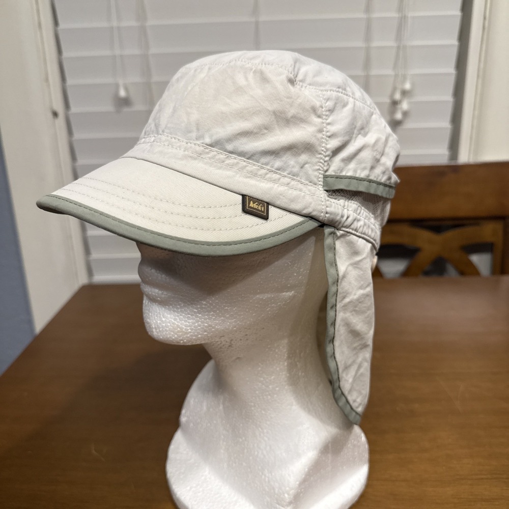REI Co-Op Cap With Neck Cape Ear Flaps Boys Kids 4-7 Year Tan Adjustable Outdoor
